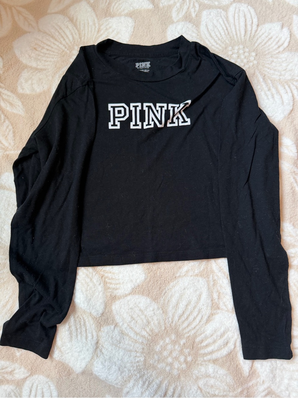 PINK Victoria's Secret Black Long-Sleeve Logo Crop Tee